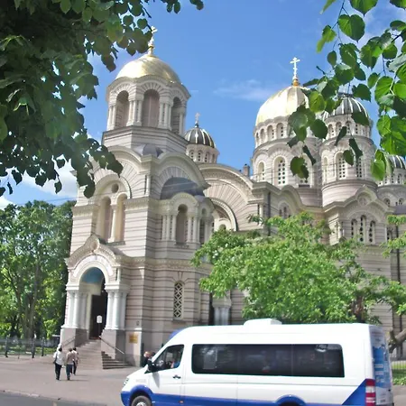 Sunny Esplanade By Old Town Apartment Riga